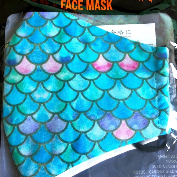 5/19 Adult mermaid 🧜🏻‍♀️ face mask 😷 - Picture 1 of 3
